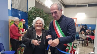 Inauguración del orfanato con el alcalde de Forlì